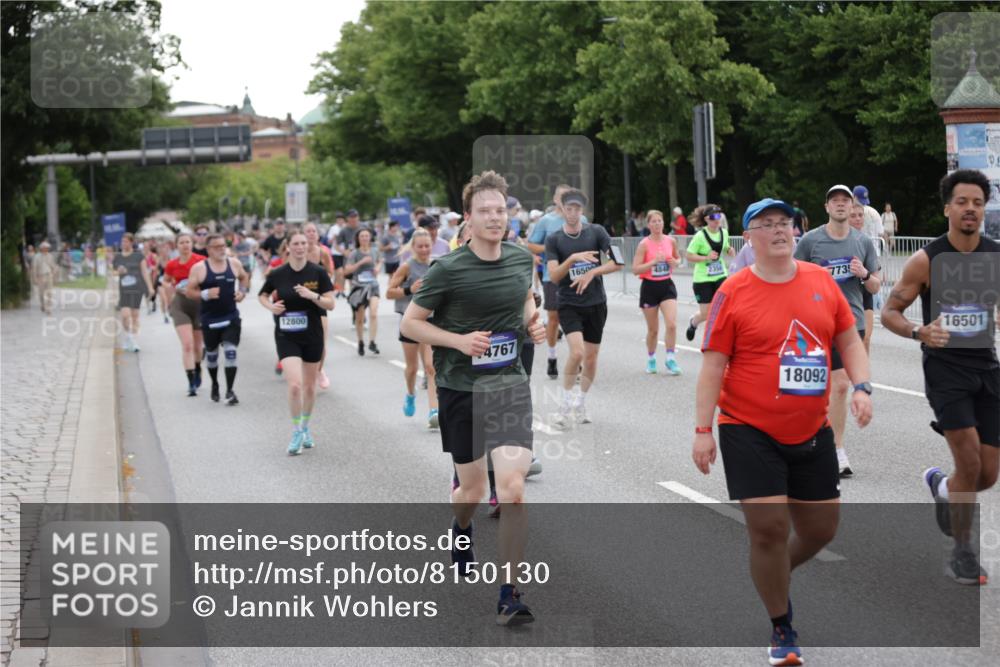29.06.2025 - hella hamburg halbmarathon Jannik Wohlers http://msf.ph/oto/8150130 29.06.2025 10:50:28 Lombardsbrücke 1129, 1208, 1930, 2200, 2358, 2859, 3184, 3229, 3647, 3838, 4695, 4771, 4848, 6178, 7133, 7141, 7161, 7825, 7938, 8200, 8779, 8833, 8986, 9096, 9168, 9933, 10029, 10437, 10552, 10614, 10636, 11577, 12392, 12393, 12800, 13468, 13522, 13981, 14010, 14534, 14640, 14762, 14767, 14773, 15105, 15250, 15464, 16500, 16501, 16553, 16727, 16729, 16904, 17295, 17337, 17648, 17735 meine-sportfotos.de