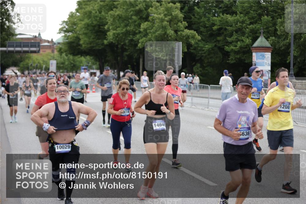 29.06.2025 - hella hamburg halbmarathon Jannik Wohlers http://msf.ph/oto/8150191 29.06.2025 10:50:33 Lombardsbrücke 1129, 1203, 1208, 1404, 2200, 2358, 2859, 3229, 4771, 4848, 5286, 5289, 6178, 7141, 7770, 7771, 7825, 8200, 8779, 8986, 10029, 10437, 10552, 10614, 10636, 11052, 11252, 11577, 11971, 12301, 12392, 12393, 12800, 13468, 13522, 13981, 14010, 14534, 14640, 14767, 14773, 15250, 15464, 16500, 16501, 16553, 16727, 16729, 16904, 17295, 17337, 17648, 17735 meine-sportfotos.de