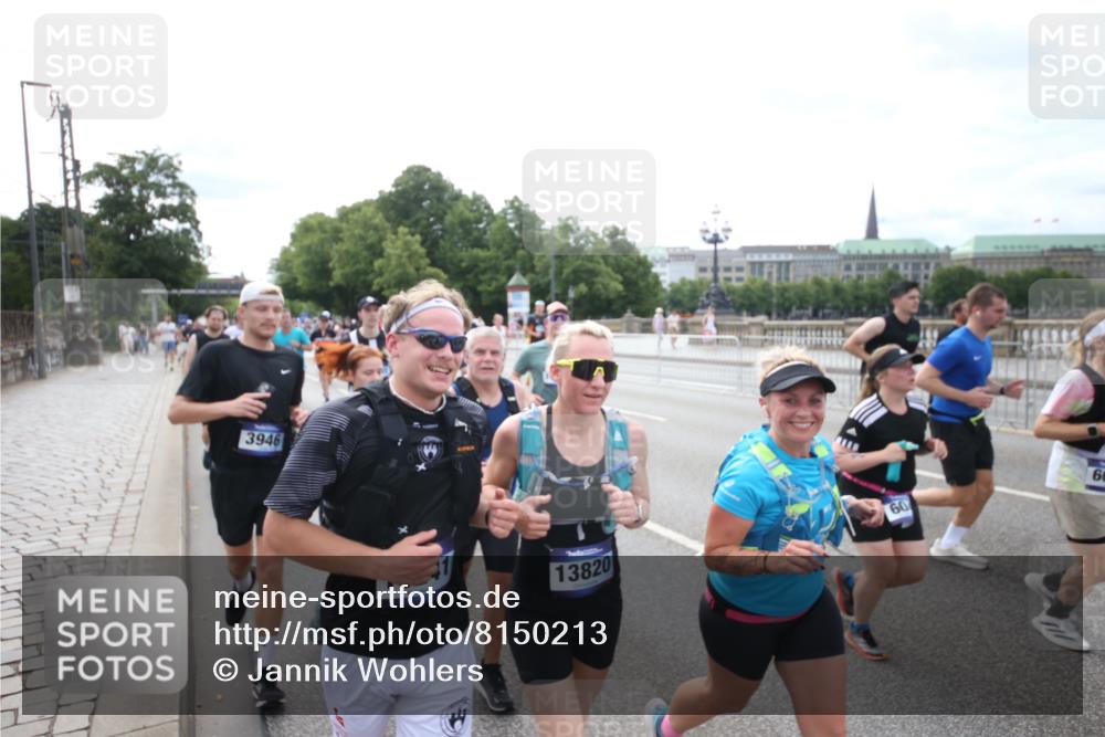 29.06.2025 - hella hamburg halbmarathon Jannik Wohlers http://msf.ph/oto/8150213 29.06.2025 10:22:01 Lombardsbrücke 1187, 1419, 1598, 2022, 2351, 2886, 3108, 3430, 3457, 3511, 3910, 3946, 4113, 4114, 4131, 4556, 4559, 4829, 4969, 4970, 5079, 5838, 6030, 6048, 6049, 6303, 6307, 6347, 6820, 6826, 6899, 7097, 7794, 8511, 8855, 8884, 8931, 9204, 9516, 9598, 10065, 10241, 10432, 10573, 10663, 10917, 10961, 11046, 11440, 12933, 13248, 13369, 13460, 13472, 13820, 13963, 14079, 14240, 14314, 14333, 14334, 14442, 14901, 14903, 14906, 14980, 15114, 19154 meine-sportfotos.de