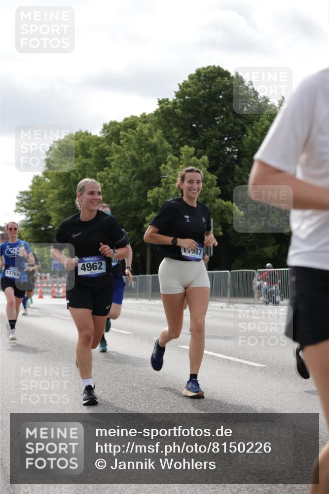 29.06.2025 - hella hamburg halbmarathon Jannik Wohlers http://msf.ph/oto/8150226 29.06.2025 10:13:39 Lombardsbrücke 1194, 1480, 1890, 4032, 4962, 6287, 6710, 8057, 9886, 10442, 10443, 11987, 12938, 13788, 15482, 15840, 17439, 17985, 18041, 18236, 18239 meine-sportfotos.de