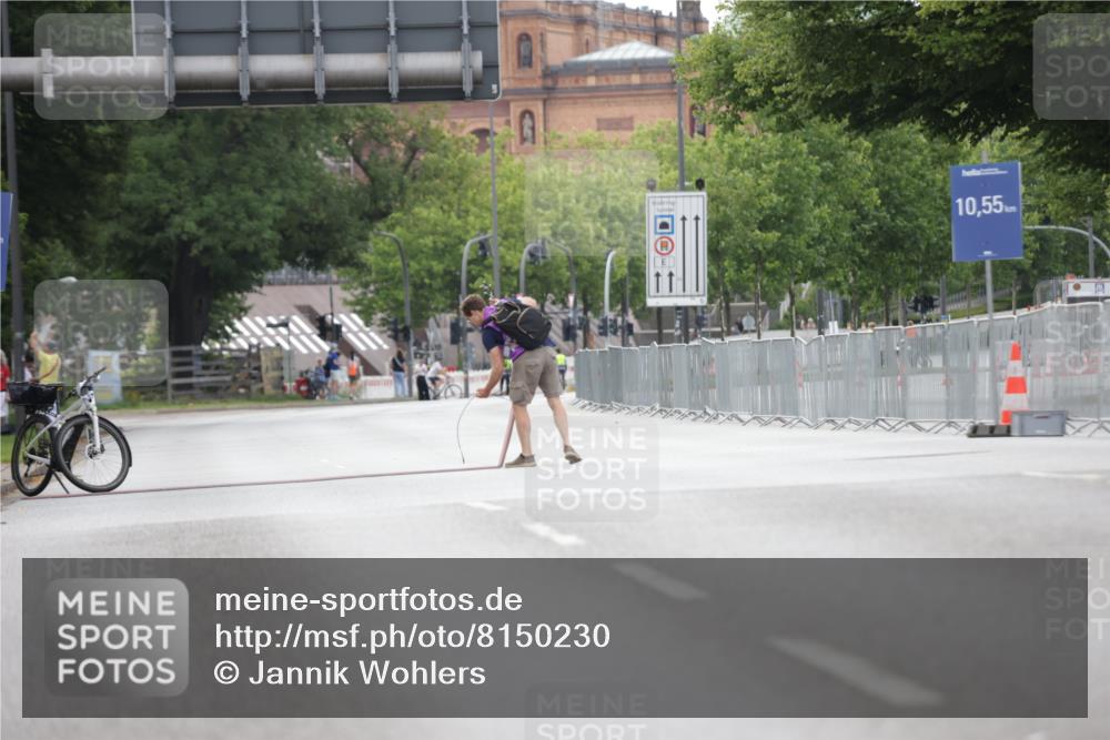 29.06.2025 - hella hamburg halbmarathon Jannik Wohlers http://msf.ph/oto/8150230 29.06.2025 09:15:23 Lombardsbrücke  meine-sportfotos.de