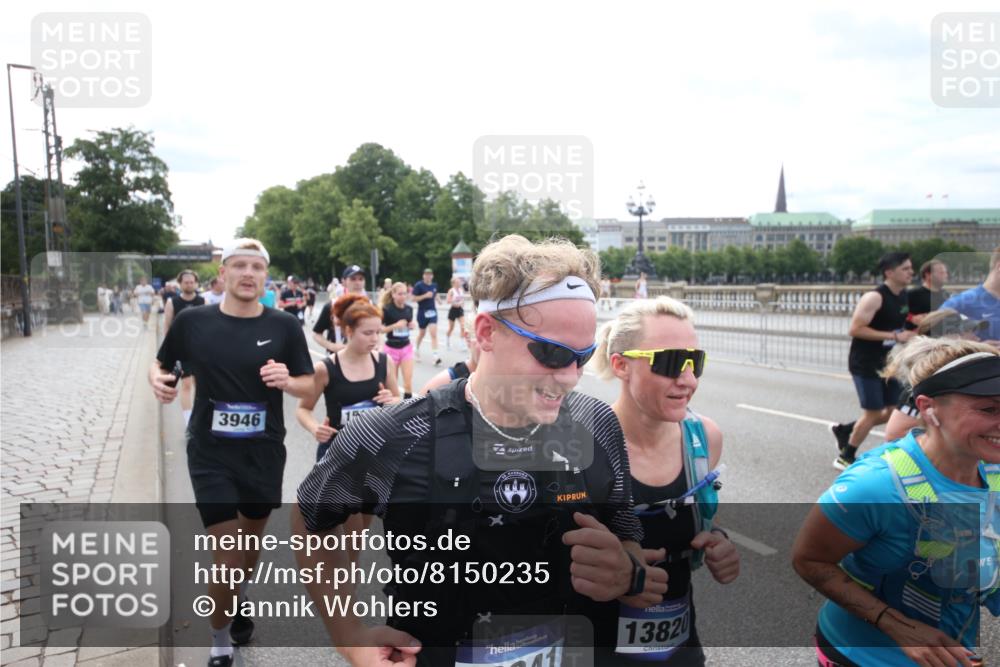 29.06.2025 - hella hamburg halbmarathon Jannik Wohlers http://msf.ph/oto/8150235 29.06.2025 10:22:02 Lombardsbrücke 1187, 1419, 1598, 2022, 2351, 2886, 3108, 3430, 3457, 3511, 3910, 3946, 4113, 4114, 4131, 4556, 4559, 4829, 4969, 4970, 5079, 5798, 5838, 6030, 6048, 6049, 6303, 6307, 6347, 6820, 6826, 6899, 7097, 7794, 8511, 8855, 8931, 9204, 9516, 9598, 10065, 10241, 10432, 10573, 10663, 10917, 10961, 11046, 11440, 12933, 13248, 13369, 13460, 13472, 13820, 13963, 14079, 14240, 14314, 14333, 14334, 14442, 14901, 14903, 14906, 14980, 15114 meine-sportfotos.de