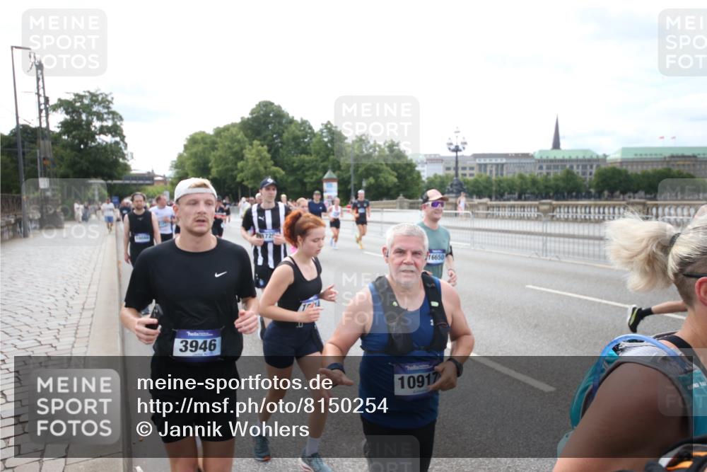 29.06.2025 - hella hamburg halbmarathon Jannik Wohlers http://msf.ph/oto/8150254 29.06.2025 10:22:02 Lombardsbrücke 1187, 1419, 1598, 2022, 2351, 2886, 3108, 3430, 3457, 3511, 3910, 3946, 4113, 4114, 4131, 4556, 4559, 4829, 4969, 4970, 5079, 5798, 5838, 6030, 6048, 6049, 6303, 6307, 6347, 6820, 6826, 6899, 7097, 7794, 8511, 8855, 8931, 9204, 9516, 9598, 10065, 10241, 10432, 10573, 10663, 10917, 10961, 11046, 11440, 12933, 13248, 13369, 13460, 13472, 13820, 13963, 14079, 14240, 14314, 14333, 14334, 14442, 14901, 14903, 14906, 14980, 15114 meine-sportfotos.de