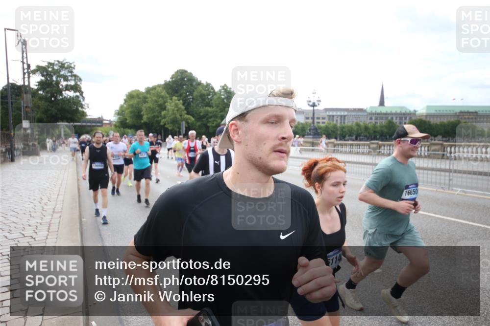 29.06.2025 - hella hamburg halbmarathon Jannik Wohlers http://msf.ph/oto/8150295 29.06.2025 10:22:02 Lombardsbrücke 1187, 1419, 1598, 2022, 2351, 2886, 3108, 3430, 3457, 3511, 3910, 3946, 4113, 4114, 4131, 4556, 4559, 4829, 4969, 4970, 5079, 5798, 5838, 6030, 6048, 6049, 6303, 6307, 6347, 6820, 6826, 6899, 7097, 7794, 8511, 8855, 8931, 9204, 9516, 9598, 10065, 10241, 10432, 10573, 10663, 10917, 10961, 11046, 11440, 12933, 13248, 13369, 13460, 13472, 13820, 13963, 14079, 14240, 14314, 14333, 14334, 14442, 14901, 14903, 14906, 14980, 15114 meine-sportfotos.de