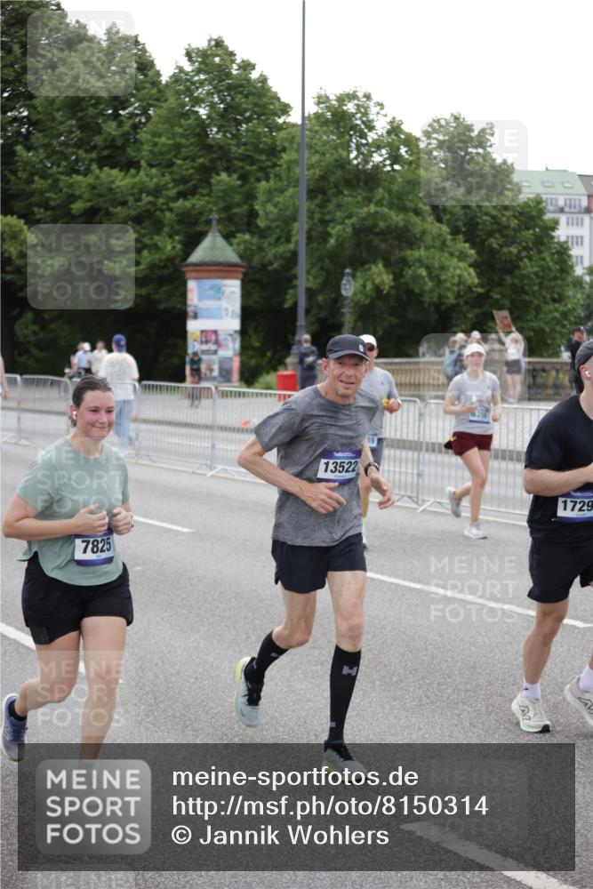 29.06.2025 - hella hamburg halbmarathon Jannik Wohlers http://msf.ph/oto/8150314 29.06.2025 10:50:38 Lombardsbrücke 1129, 1203, 1208, 1404, 1478, 2358, 2859, 3934, 4156, 4713, 4771, 4848, 4920, 5286, 5289, 5530, 7012, 7141, 7770, 7771, 7825, 8200, 8779, 8986, 10029, 10552, 10614, 10636, 11052, 11252, 11577, 11971, 12301, 12800, 13468, 13522, 13981, 14010, 14127, 14152, 14534, 14640, 14767, 14773, 15250, 15464, 16427, 16500, 16501, 16553, 16727, 16729, 16904, 17079, 17295, 17735, 19098 meine-sportfotos.de