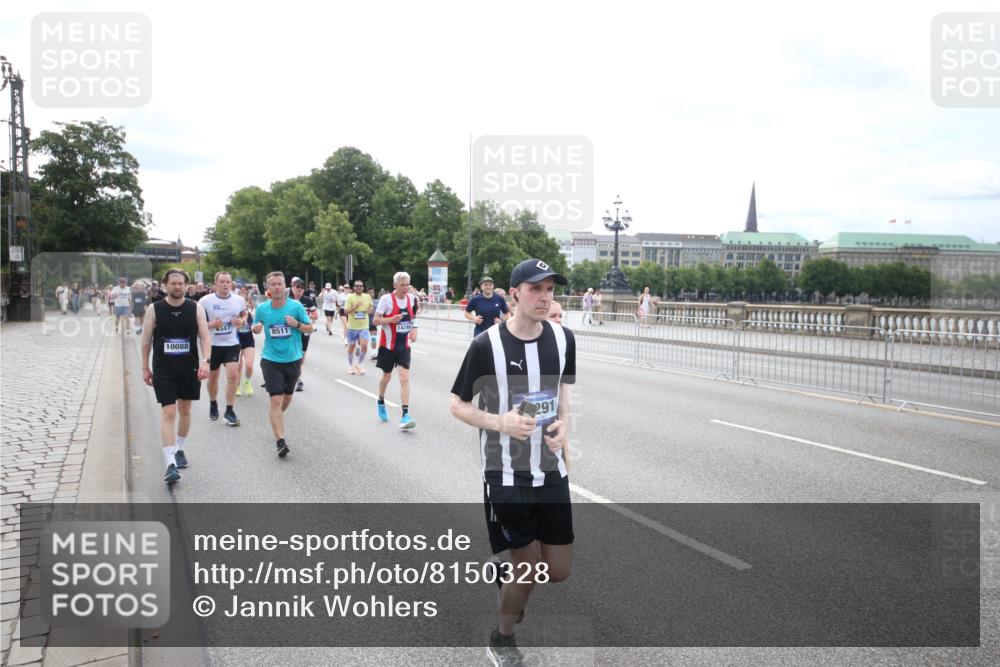 29.06.2025 - hella hamburg halbmarathon Jannik Wohlers http://msf.ph/oto/8150328 29.06.2025 10:22:03 Lombardsbrücke 1187, 1598, 2022, 2351, 2479, 2886, 3108, 3430, 3457, 3511, 3910, 3946, 4113, 4114, 4131, 4556, 4559, 4829, 4969, 4970, 5079, 5798, 5838, 6030, 6048, 6049, 6303, 6307, 6347, 6820, 6826, 6899, 7097, 7794, 8511, 8855, 8931, 9204, 9516, 9598, 10065, 10241, 10432, 10573, 10663, 10917, 10961, 11046, 12933, 13248, 13369, 13460, 13472, 13820, 13963, 14079, 14240, 14314, 14333, 14334, 14442, 14901, 14903, 14906, 14980, 15114 meine-sportfotos.de
