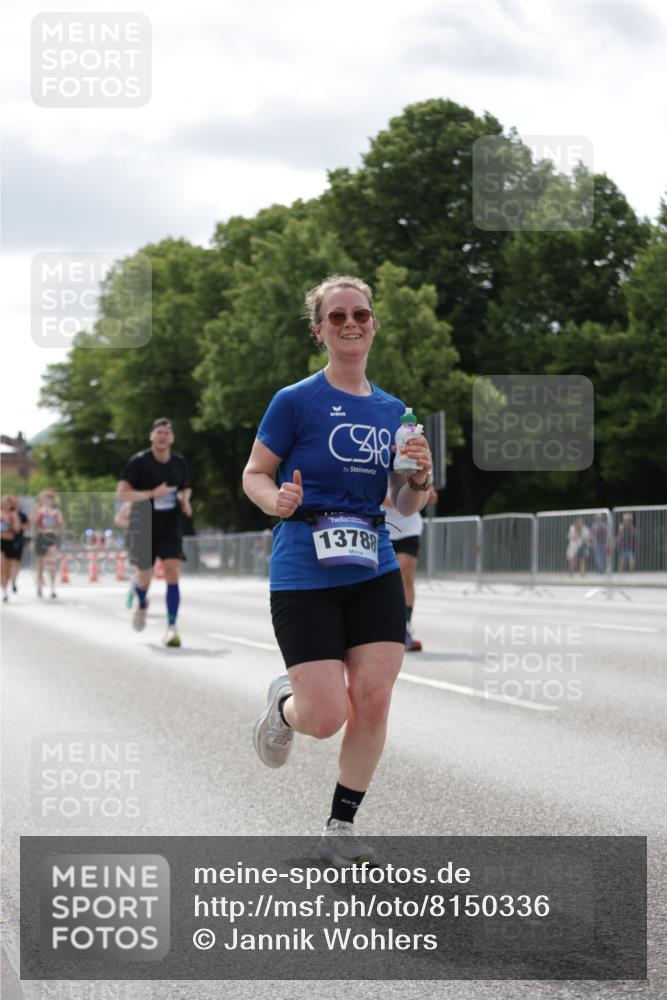 29.06.2025 - hella hamburg halbmarathon Jannik Wohlers http://msf.ph/oto/8150336 29.06.2025 10:13:41 Lombardsbrücke 1194, 1890, 4032, 4962, 6287, 6710, 8001, 8057, 9845, 9886, 10442, 10443, 11987, 12938, 13285, 13788, 15482, 15840, 17439, 17985, 18041, 18236, 18239 meine-sportfotos.de