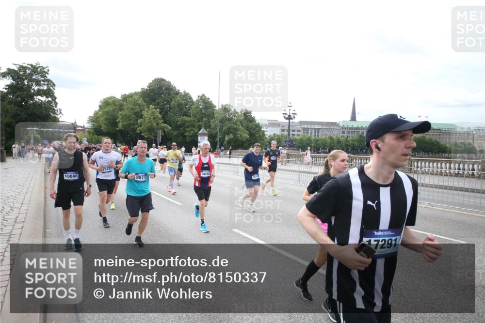 29.06.2025 - hella hamburg halbmarathon Jannik Wohlers http://msf.ph/oto/8150337 29.06.2025 10:22:03 Lombardsbrücke 1187, 1598, 2022, 2351, 2479, 2886, 3108, 3430, 3457, 3511, 3910, 3946, 4113, 4114, 4131, 4556, 4559, 4829, 4969, 4970, 5079, 5798, 5838, 6030, 6048, 6049, 6303, 6307, 6347, 6820, 6826, 6899, 7097, 7794, 8511, 8855, 8931, 9204, 9516, 9598, 10065, 10241, 10432, 10573, 10663, 10917, 10961, 11046, 12933, 13248, 13369, 13460, 13472, 13820, 13963, 14079, 14240, 14314, 14333, 14334, 14442, 14901, 14903, 14906, 14980, 15114 meine-sportfotos.de