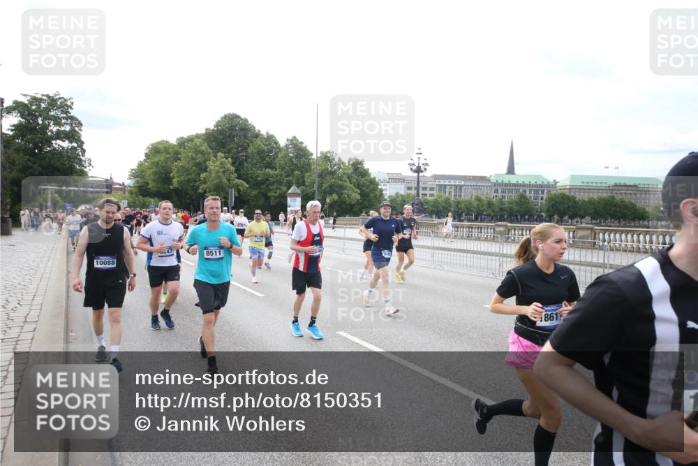 29.06.2025 - hella hamburg halbmarathon Jannik Wohlers http://msf.ph/oto/8150351 29.06.2025 10:22:04 Lombardsbrücke 1187, 1598, 2022, 2351, 2479, 2886, 3108, 3430, 3457, 3511, 3910, 3946, 4113, 4114, 4131, 4556, 4559, 4829, 4969, 4970, 5079, 5798, 5838, 6030, 6048, 6049, 6303, 6307, 6347, 6820, 6826, 6899, 7097, 7276, 7794, 8355, 8511, 8855, 8931, 9204, 9392, 9516, 9598, 10065, 10241, 10432, 10573, 10663, 10902, 10917, 10961, 11046, 12592, 12933, 13248, 13369, 13460, 13472, 13820, 13963, 14079, 14240, 14314, 14333, 14334, 14442, 14901, 14903, 14906, 14980, 15114 meine-sportfotos.de