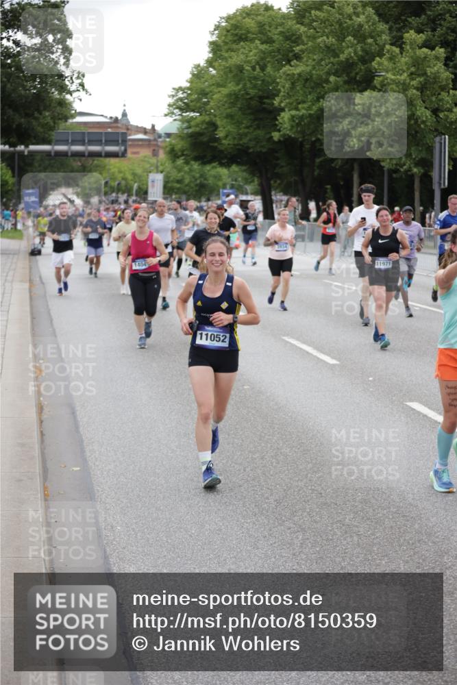 29.06.2025 - hella hamburg halbmarathon Jannik Wohlers http://msf.ph/oto/8150359 29.06.2025 10:50:40 Lombardsbrücke 1129, 1203, 1208, 1404, 1478, 2358, 2859, 3934, 4156, 4713, 4848, 4920, 5286, 5289, 5530, 7012, 7141, 7770, 7771, 7825, 8410, 8779, 9166, 9167, 10029, 10552, 10614, 10636, 11052, 11252, 11577, 11971, 12301, 12800, 13468, 13522, 13981, 14010, 14127, 14152, 14640, 14767, 14773, 15250, 15464, 16427, 16727, 16729, 16904, 17079, 17295, 17735, 19098 meine-sportfotos.de