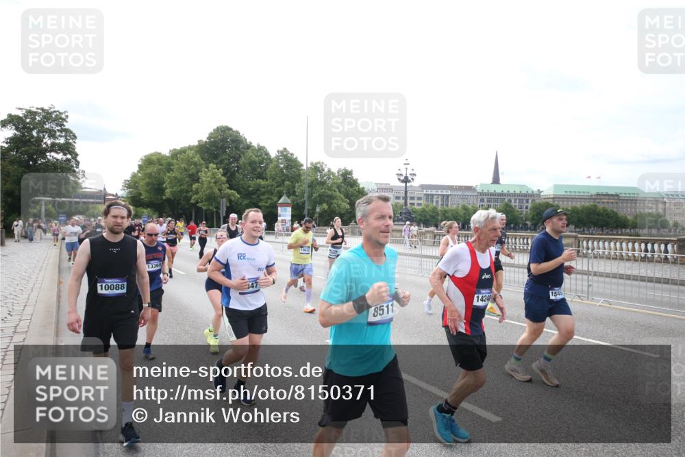 29.06.2025 - hella hamburg halbmarathon Jannik Wohlers http://msf.ph/oto/8150371 29.06.2025 10:22:05 Lombardsbrücke 1187, 1598, 2022, 2351, 2479, 2886, 3108, 3430, 3457, 3511, 3910, 3946, 4113, 4114, 4131, 4556, 4559, 4829, 4969, 4970, 5079, 5798, 5838, 6030, 6048, 6049, 6303, 6307, 6347, 6820, 6826, 6899, 7097, 7276, 7794, 8355, 8511, 8855, 8931, 9204, 9392, 9598, 10065, 10086, 10241, 10432, 10573, 10663, 10902, 10917, 10961, 11046, 12592, 12933, 13248, 13369, 13460, 13472, 13820, 13963, 14079, 14240, 14314, 14333, 14334, 14901, 14903, 14906, 14980, 15114 meine-sportfotos.de