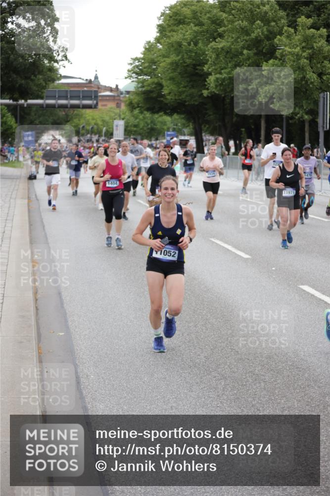 29.06.2025 - hella hamburg halbmarathon Jannik Wohlers http://msf.ph/oto/8150374 29.06.2025 10:50:41 Lombardsbrücke 1129, 1203, 1208, 1404, 1478, 2358, 2859, 3934, 4156, 4713, 4848, 4920, 5286, 5289, 5530, 7012, 7141, 7770, 7771, 7825, 8410, 8779, 9166, 9167, 10552, 10614, 10636, 11052, 11252, 11971, 12301, 12800, 13468, 13522, 14010, 14127, 14152, 14640, 14773, 15250, 15464, 16427, 16727, 16729, 16904, 16928, 17079, 17295, 17735, 19098 meine-sportfotos.de