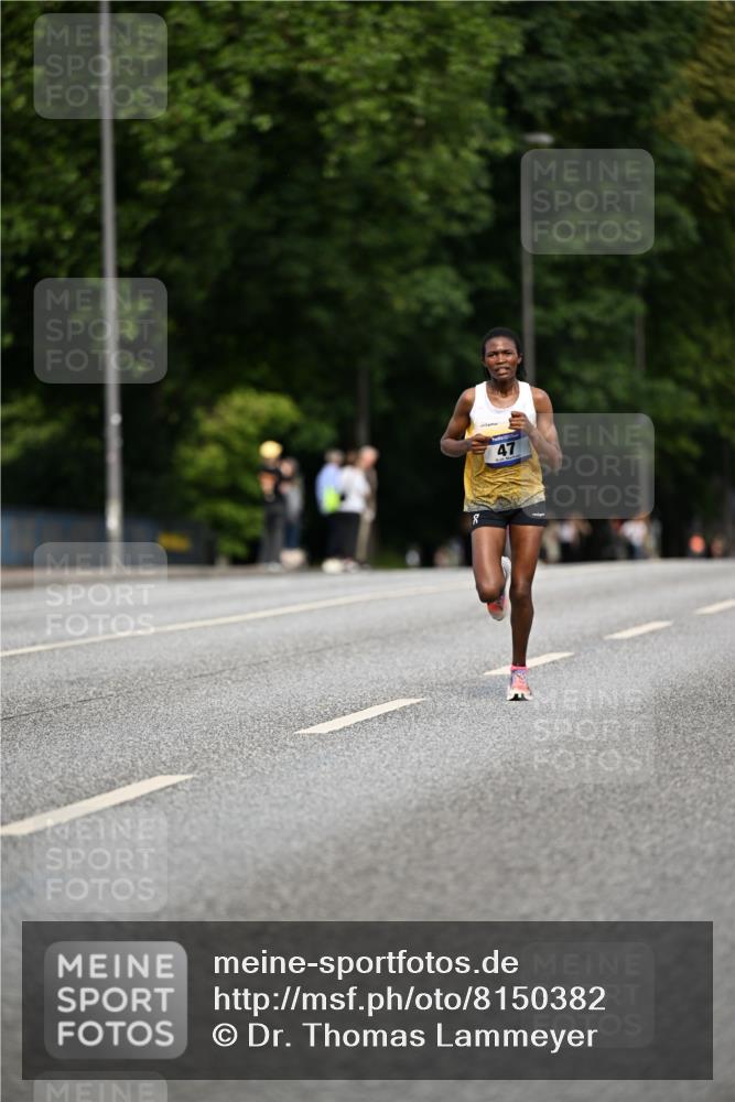 29.06.2025 - hella hamburg halbmarathon Dr. Thomas Lammeyer http://msf.ph/oto/8150382 29.06.2025 09:38:25 Kennedybrücke 28, 36, 39, 47 meine-sportfotos.de