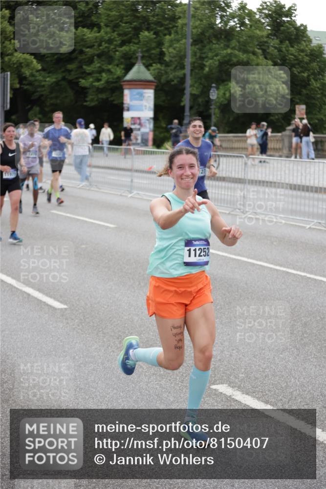 29.06.2025 - hella hamburg halbmarathon Jannik Wohlers http://msf.ph/oto/8150407 29.06.2025 10:50:41 Lombardsbrücke 1129, 1203, 1208, 1404, 1478, 2358, 2859, 3934, 4156, 4713, 4848, 4920, 5286, 5289, 5530, 7012, 7141, 7770, 7771, 7825, 8410, 8779, 9166, 9167, 10552, 10614, 10636, 11052, 11252, 11971, 12301, 12800, 13468, 13522, 14010, 14127, 14152, 14640, 14773, 15250, 15464, 16427, 16727, 16729, 16904, 16928, 17079, 17295, 17735, 19098 meine-sportfotos.de