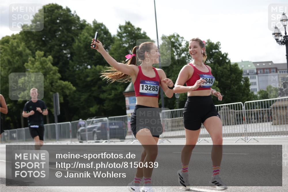 29.06.2025 - hella hamburg halbmarathon Jannik Wohlers http://msf.ph/oto/8150439 29.06.2025 10:13:49 Lombardsbrücke 1194, 1890, 3939, 4032, 4962, 6089, 6287, 7209, 7442, 7840, 7991, 8001, 8057, 8409, 8892, 9845, 9886, 11987, 12938, 13285, 13788, 14488, 15840, 18041, 18236, 18239 meine-sportfotos.de