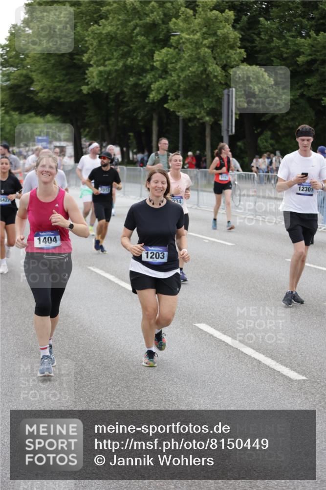 29.06.2025 - hella hamburg halbmarathon Jannik Wohlers http://msf.ph/oto/8150449 29.06.2025 10:50:43 Lombardsbrücke 1203, 1208, 1404, 1478, 2202, 2358, 2380, 2859, 3934, 4156, 4652, 4713, 4920, 5286, 5289, 5530, 7012, 7141, 7770, 7771, 7825, 8410, 9166, 9167, 10552, 11052, 11252, 11608, 11609, 11971, 12301, 13522, 14010, 14127, 14152, 15250, 15464, 16427, 16727, 16729, 16928, 17079, 17295, 19098 meine-sportfotos.de