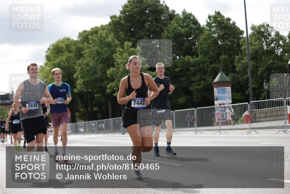 29.06.2025 - hella hamburg halbmarathon Jannik Wohlers http://msf.ph/oto/8150465 29.06.2025 10:13:50 Lombardsbrücke 1194, 1890, 3939, 4032, 4962, 6089, 6287, 7209, 7442, 7840, 7991, 8001, 8057, 8409, 8892, 9845, 9886, 11987, 12938, 13237, 13285, 13788, 14488, 15840, 16126, 18236, 18239 meine-sportfotos.de