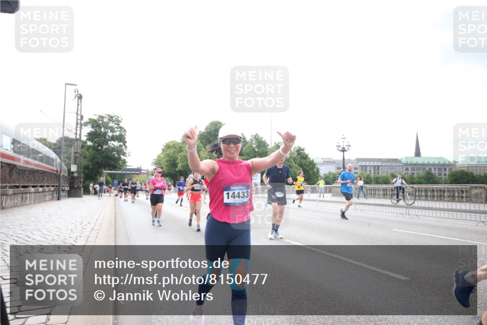29.06.2025 - hella hamburg halbmarathon Jannik Wohlers http://msf.ph/oto/8150477 29.06.2025 10:23:50 Lombardsbrücke 1005, 1009, 1389, 2132, 2477, 3013, 3185, 3285, 3579, 4162, 4684, 4719, 4993, 5039, 5954, 6478, 6524, 6526, 7426, 7528, 7920, 8167, 8187, 8297, 9063, 11306, 11347, 12210, 13711, 14433, 14439, 14824, 15352, 15456, 16345, 16861, 17147, 17262, 17414, 17559, 17560, 18077, 18109, 18132, 18210 meine-sportfotos.de