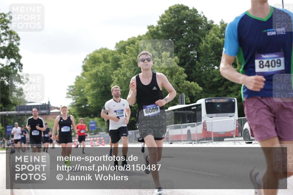 29.06.2025 - hella hamburg halbmarathon Jannik Wohlers http://msf.ph/oto/8150487 29.06.2025 10:13:53 Lombardsbrücke 1890, 3939, 4032, 6028, 6083, 6089, 6287, 6366, 7209, 7442, 7840, 7991, 8001, 8057, 8409, 8892, 9845, 9886, 12467, 12938, 13237, 13285, 13788, 14488, 15840, 16126 meine-sportfotos.de