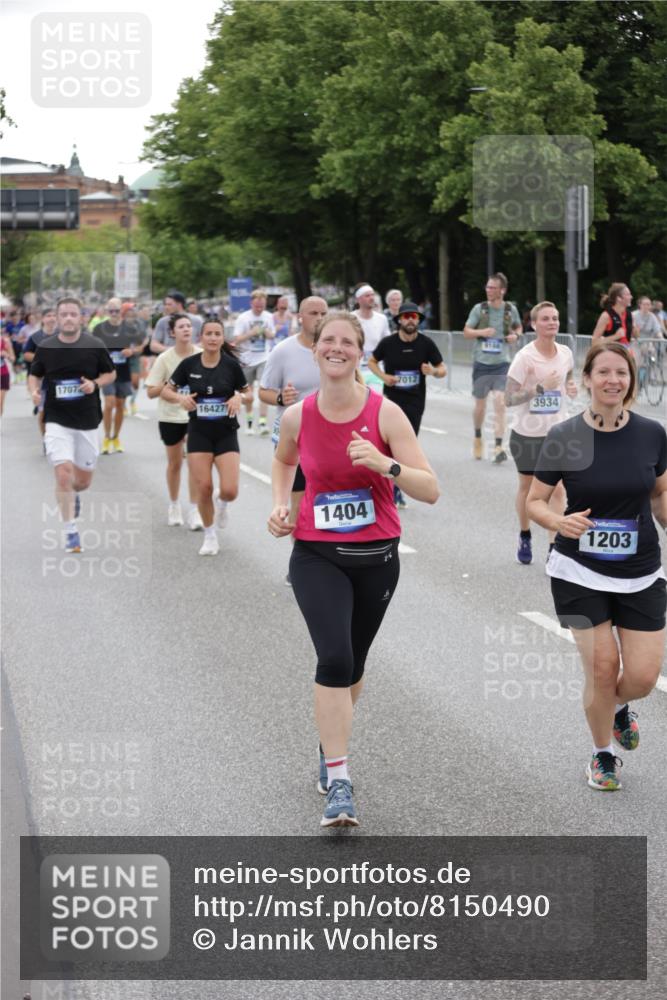 29.06.2025 - hella hamburg halbmarathon Jannik Wohlers http://msf.ph/oto/8150490 29.06.2025 10:50:44 Lombardsbrücke 1203, 1208, 1404, 1478, 2202, 2358, 2380, 2859, 3934, 4156, 4652, 4713, 4920, 5286, 5289, 5530, 7012, 7770, 7771, 7825, 8410, 9166, 9167, 10552, 11052, 11252, 11608, 11609, 11971, 12301, 13522, 14127, 14152, 15250, 15464, 16427, 16633, 16727, 16729, 16928, 17079, 17295, 19098 meine-sportfotos.de