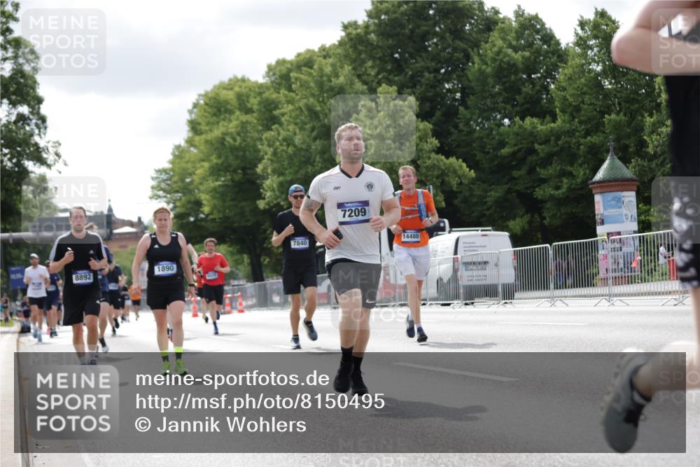 29.06.2025 - hella hamburg halbmarathon Jannik Wohlers http://msf.ph/oto/8150495 29.06.2025 10:13:54 Lombardsbrücke 1890, 3939, 4032, 6028, 6083, 6089, 6287, 6366, 7209, 7442, 7840, 7991, 8001, 8057, 8409, 8892, 9845, 9886, 12467, 12938, 13237, 13285, 14488, 16126 meine-sportfotos.de