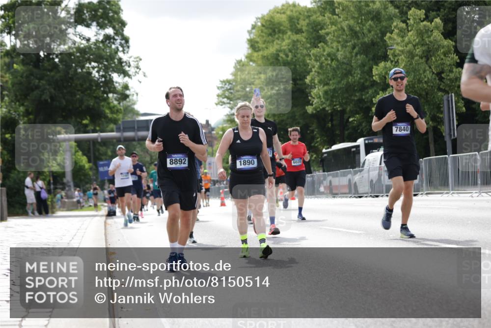 29.06.2025 - hella hamburg halbmarathon Jannik Wohlers http://msf.ph/oto/8150514 29.06.2025 10:13:55 Lombardsbrücke 3756, 3939, 4032, 6028, 6083, 6089, 6366, 7209, 7442, 7840, 7991, 8001, 8057, 8409, 8892, 9845, 10224, 12467, 12938, 13237, 13285, 14488, 16126 meine-sportfotos.de