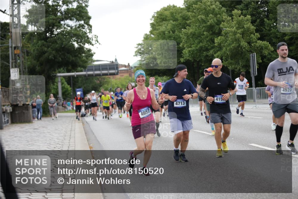 29.06.2025 - hella hamburg halbmarathon Jannik Wohlers http://msf.ph/oto/8150520 29.06.2025 10:50:52 Lombardsbrücke 1203, 1404, 1478, 1617, 2202, 2380, 2484, 2485, 3934, 4156, 4652, 4713, 4920, 5357, 5530, 6961, 7012, 7770, 7771, 8040, 8410, 8672, 9166, 9167, 9582, 9583, 9763, 11034, 11252, 11575, 11608, 11609, 11971, 12301, 13079, 14127, 14152, 15776, 16258, 16427, 16633, 16678, 16928, 17079, 19098, 19106 meine-sportfotos.de