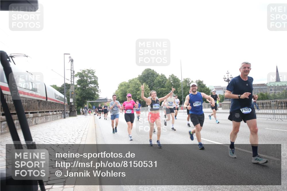 29.06.2025 - hella hamburg halbmarathon Jannik Wohlers http://msf.ph/oto/8150531 29.06.2025 10:23:51 Lombardsbrücke 1005, 1009, 1389, 2132, 2477, 3013, 3185, 3285, 3579, 4162, 4684, 4719, 4993, 5039, 5954, 6478, 6524, 6526, 7426, 7528, 7920, 7975, 8167, 8187, 8297, 9063, 11306, 11347, 12210, 13711, 14433, 14439, 14824, 15352, 15456, 16345, 16861, 17147, 17262, 17414, 17559, 17560, 18077, 18109, 18132, 18210 meine-sportfotos.de