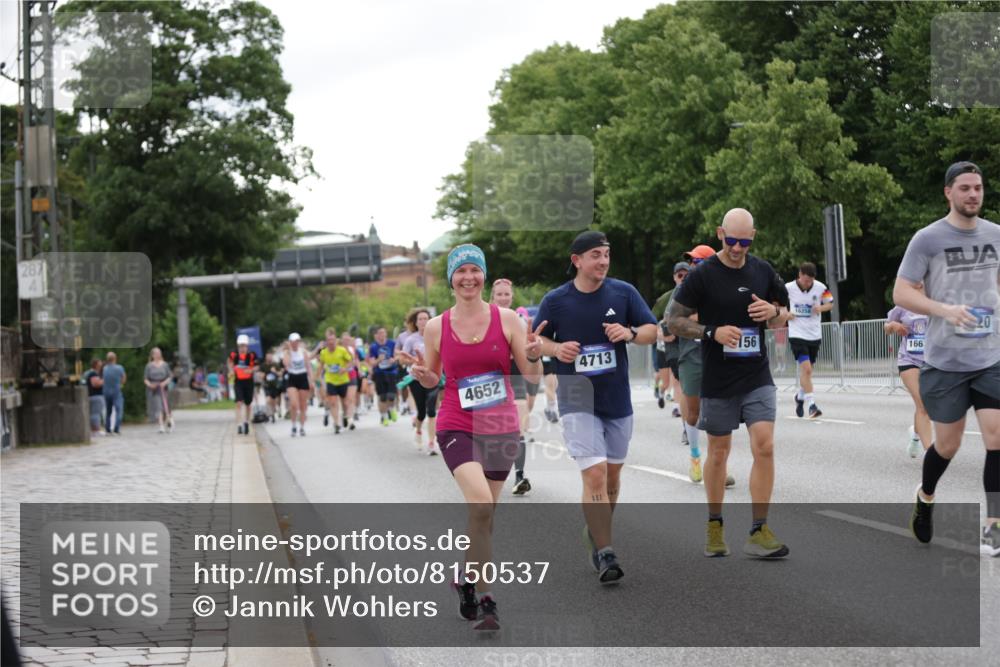 29.06.2025 - hella hamburg halbmarathon Jannik Wohlers http://msf.ph/oto/8150537 29.06.2025 10:50:52 Lombardsbrücke 1203, 1404, 1478, 1617, 2202, 2380, 2484, 2485, 3934, 4156, 4652, 4713, 4920, 5357, 5530, 6961, 7012, 7770, 7771, 8040, 8410, 8672, 9166, 9167, 9582, 9583, 9763, 11034, 11252, 11575, 11608, 11609, 11971, 12301, 13079, 14127, 14152, 15776, 16258, 16427, 16633, 16678, 16928, 17079, 19098, 19106 meine-sportfotos.de