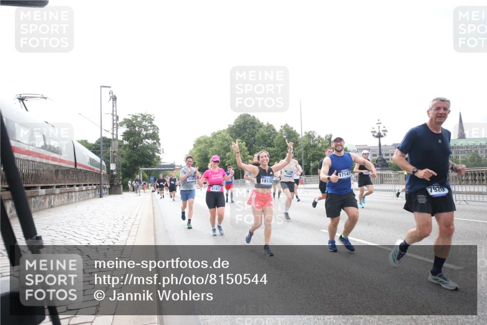 29.06.2025 - hella hamburg halbmarathon Jannik Wohlers http://msf.ph/oto/8150544 29.06.2025 10:23:51 Lombardsbrücke 1005, 1009, 1389, 2132, 2477, 3013, 3185, 3285, 3579, 4162, 4684, 4719, 4993, 5039, 5954, 6478, 6524, 6526, 7426, 7528, 7920, 7975, 8167, 8187, 8297, 9063, 11306, 11347, 12210, 13711, 14433, 14439, 14824, 15352, 15456, 16345, 16861, 17147, 17262, 17414, 17559, 17560, 18077, 18109, 18132, 18210 meine-sportfotos.de