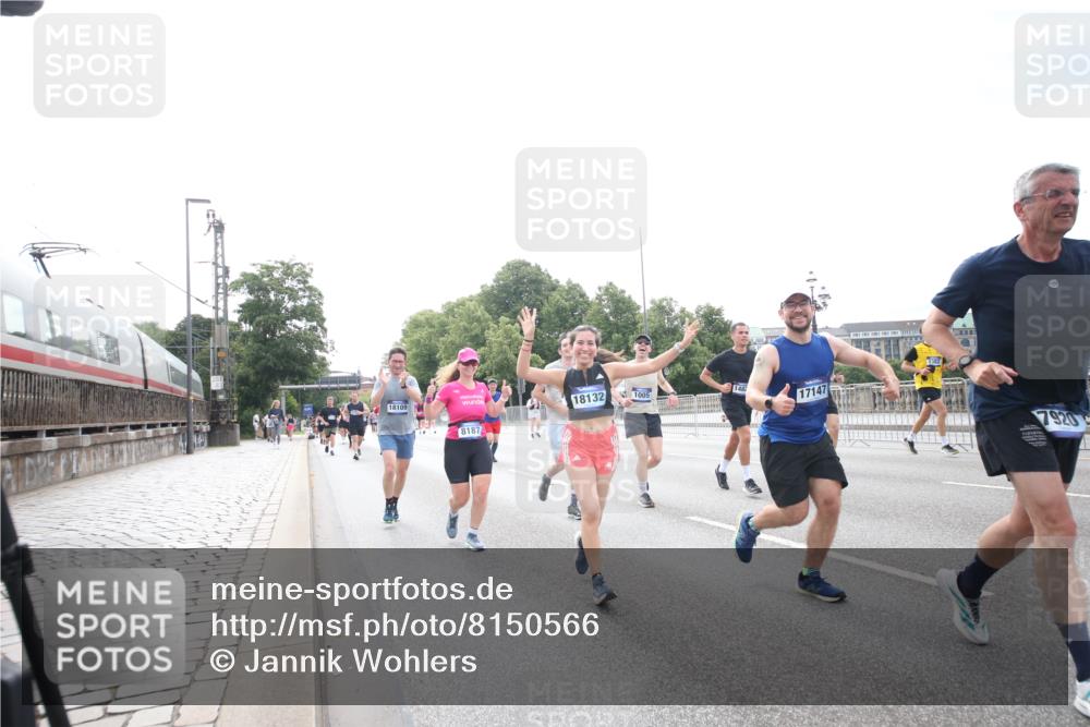 29.06.2025 - hella hamburg halbmarathon Jannik Wohlers http://msf.ph/oto/8150566 29.06.2025 10:23:51 Lombardsbrücke 1005, 1009, 1389, 2132, 2477, 3013, 3185, 3285, 3579, 4162, 4684, 4719, 4993, 5039, 5954, 6478, 6524, 6526, 7426, 7528, 7920, 7975, 8167, 8187, 8297, 9063, 11306, 11347, 12210, 13711, 14433, 14439, 14824, 15352, 15456, 16345, 16861, 17147, 17262, 17414, 17559, 17560, 18077, 18109, 18132, 18210 meine-sportfotos.de