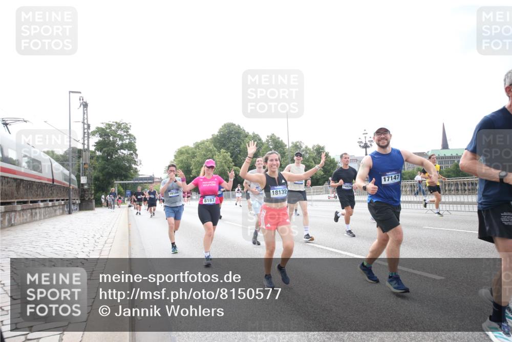 29.06.2025 - hella hamburg halbmarathon Jannik Wohlers http://msf.ph/oto/8150577 29.06.2025 10:23:51 Lombardsbrücke 1005, 1009, 1389, 2132, 2477, 3013, 3185, 3285, 3579, 4162, 4684, 4719, 4993, 5039, 5954, 6478, 6524, 6526, 7426, 7528, 7920, 7975, 8167, 8187, 8297, 9063, 11306, 11347, 12210, 13711, 14433, 14439, 14824, 15352, 15456, 16345, 16861, 17147, 17262, 17414, 17559, 17560, 18077, 18109, 18132, 18210 meine-sportfotos.de