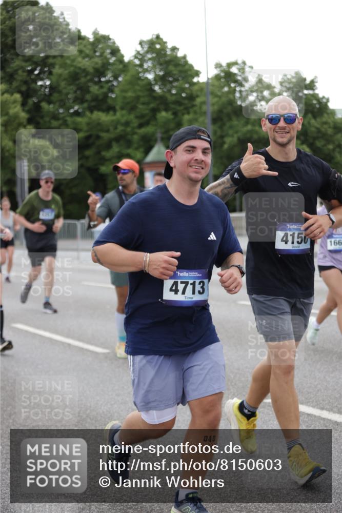 29.06.2025 - hella hamburg halbmarathon Jannik Wohlers http://msf.ph/oto/8150603 29.06.2025 10:50:55 Lombardsbrücke 1478, 1617, 2202, 2380, 2484, 2485, 3934, 4156, 4652, 4713, 4878, 4920, 5357, 5394, 5530, 6961, 7012, 7769, 8040, 8410, 8672, 9166, 9167, 9582, 9583, 9763, 11034, 11575, 11608, 11609, 13079, 14127, 14152, 15776, 16258, 16427, 16633, 16642, 16678, 16928, 17079, 19098, 19106 meine-sportfotos.de