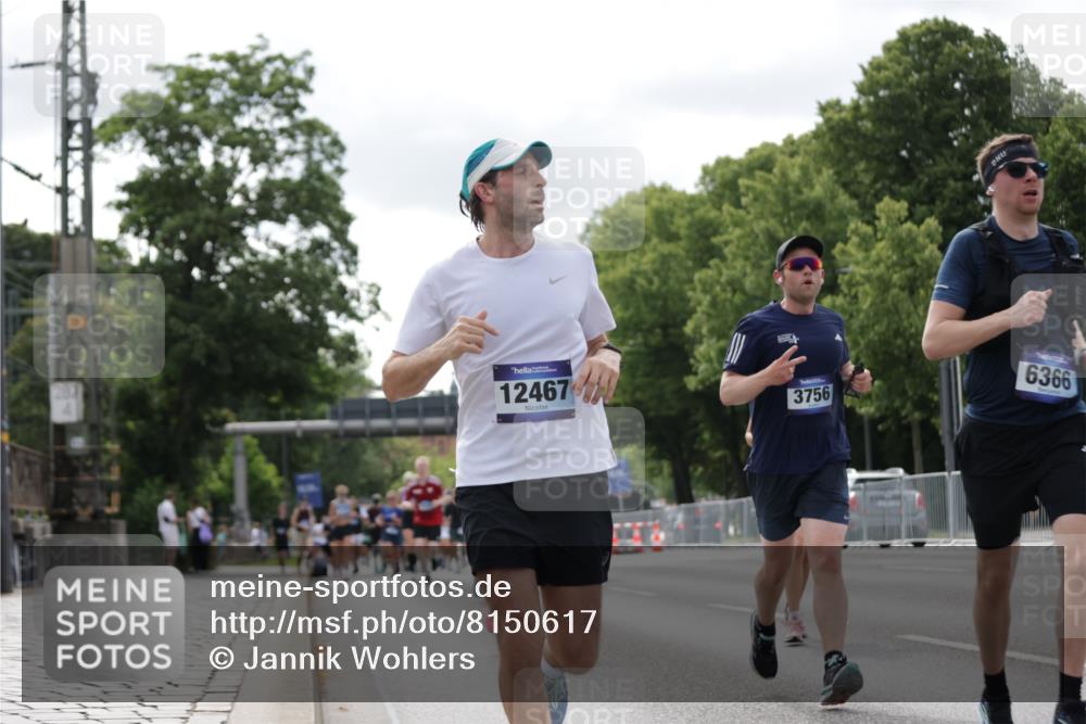 29.06.2025 - hella hamburg halbmarathon Jannik Wohlers http://msf.ph/oto/8150617 29.06.2025 10:14:03 Lombardsbrücke 1406, 2494, 2990, 3020, 3154, 3756, 3834, 3939, 5670, 6028, 6083, 6089, 6366, 7209, 7442, 7802, 7840, 7991, 8147, 8409, 8892, 10224, 12467, 13237, 14488, 16036, 16126, 16167 meine-sportfotos.de
