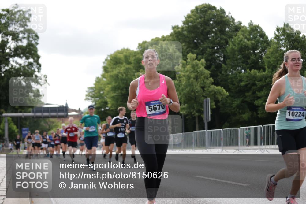 29.06.2025 - hella hamburg halbmarathon Jannik Wohlers http://msf.ph/oto/8150626 29.06.2025 10:14:05 Lombardsbrücke 1406, 1728, 2494, 2990, 3020, 3154, 3756, 3834, 5670, 6028, 6083, 6089, 6366, 7209, 7802, 7840, 8147, 8409, 8892, 10224, 10610, 12467, 12901, 13237, 14488, 16036, 16126, 16167, 16287, 16288, 17975 meine-sportfotos.de