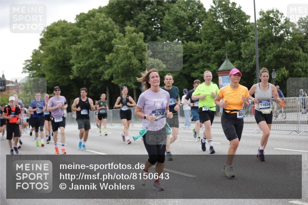 29.06.2025 - hella hamburg halbmarathon Jannik Wohlers http://msf.ph/oto/8150643 29.06.2025 10:50:59 Lombardsbrücke 1617, 1997, 2202, 2308, 2380, 2484, 2485, 4156, 4652, 4713, 4808, 4878, 4920, 5357, 5394, 6091, 6945, 6961, 7769, 7841, 7871, 7992, 8040, 8410, 8672, 9166, 9167, 9582, 9583, 9763, 11034, 11268, 11575, 11608, 11609, 11913, 13079, 13598, 13710, 15092, 15776, 16258, 16427, 16633, 16642, 16678, 16807, 16928, 17079, 19106 meine-sportfotos.de
