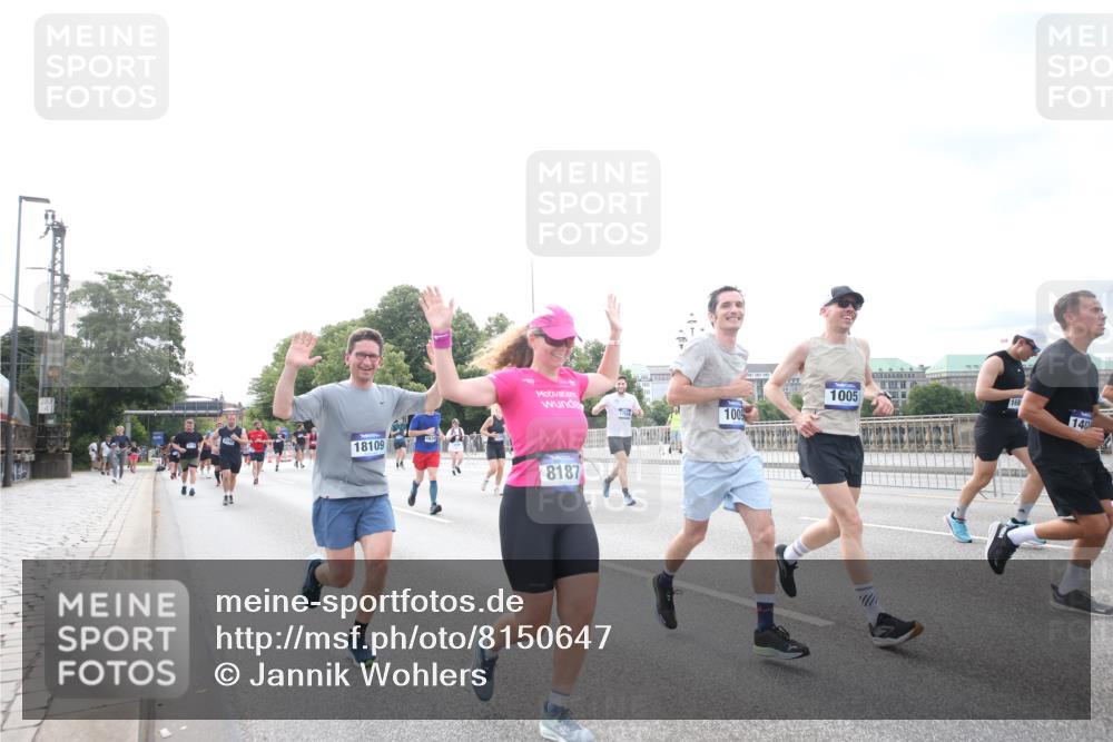 29.06.2025 - hella hamburg halbmarathon Jannik Wohlers http://msf.ph/oto/8150647 29.06.2025 10:23:53 Lombardsbrücke 1005, 1009, 1064, 1389, 2132, 2477, 3185, 3285, 3579, 3786, 4162, 4464, 4684, 4719, 4993, 6478, 6524, 6526, 7528, 7920, 7975, 8167, 8187, 8297, 9063, 11306, 12210, 13380, 13573, 13711, 14143, 14433, 14439, 14824, 15352, 15456, 16345, 16861, 17147, 17262, 17414, 17559, 17560, 18077, 18109, 18132, 18210 meine-sportfotos.de