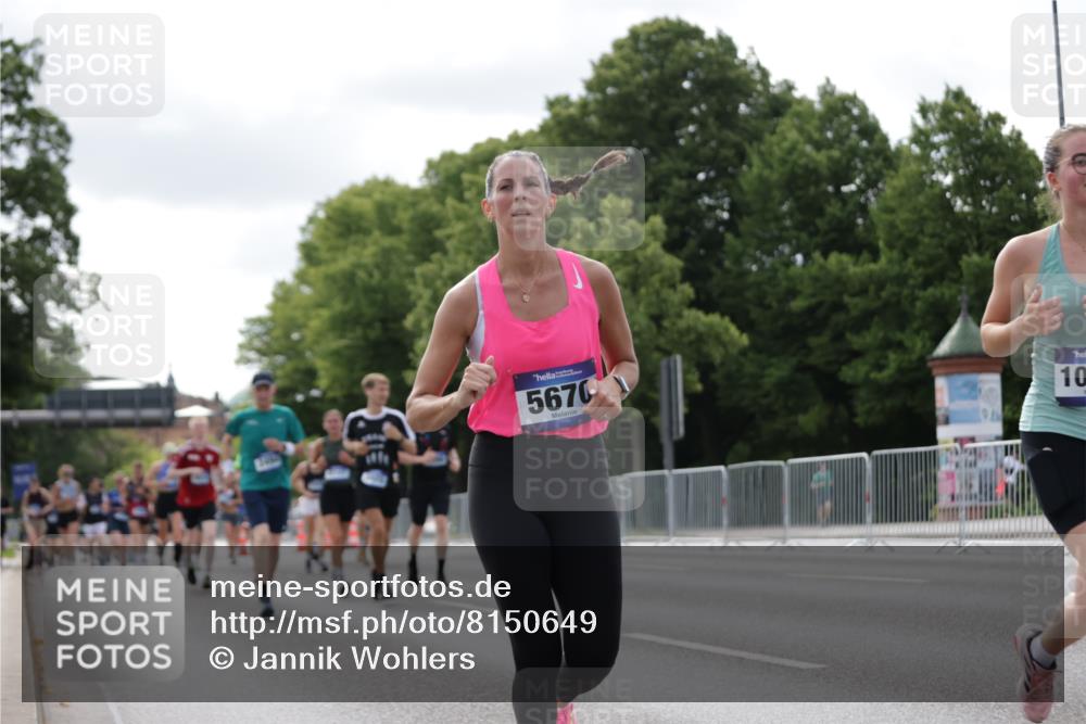 29.06.2025 - hella hamburg halbmarathon Jannik Wohlers http://msf.ph/oto/8150649 29.06.2025 10:14:05 Lombardsbrücke 1406, 1728, 2494, 2990, 3020, 3154, 3756, 3834, 5670, 6028, 6083, 6089, 6366, 7209, 7802, 7840, 8147, 8409, 8892, 10224, 10610, 12467, 12901, 13237, 14488, 16036, 16126, 16167, 16287, 16288, 17975 meine-sportfotos.de