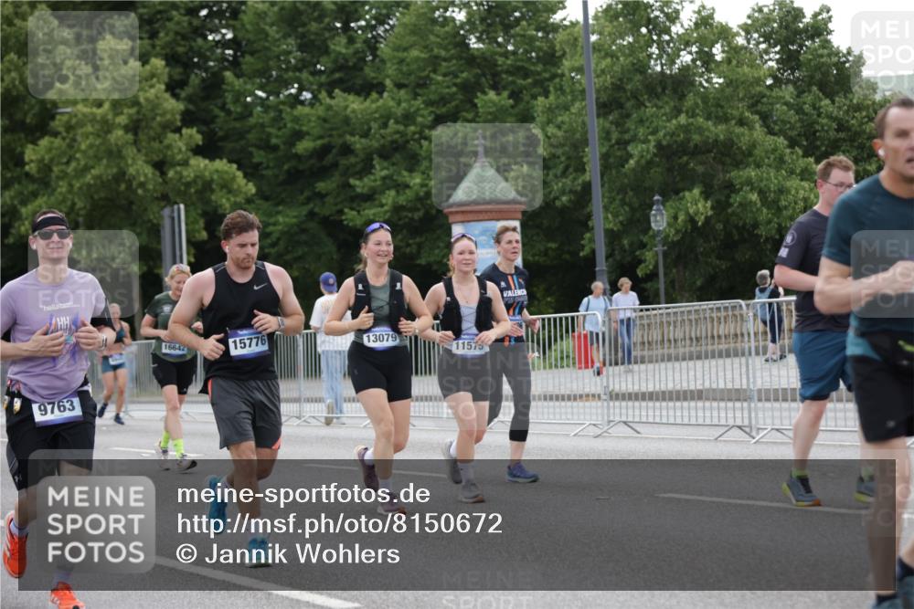 29.06.2025 - hella hamburg halbmarathon Jannik Wohlers http://msf.ph/oto/8150672 29.06.2025 10:51:01 Lombardsbrücke 1617, 1997, 2202, 2308, 2380, 2484, 2485, 2736, 2778, 4652, 4748, 4808, 4878, 5357, 5394, 6091, 6945, 6954, 6961, 7769, 7841, 7871, 7992, 8040, 8125, 8672, 9166, 9582, 9583, 9763, 10496, 11034, 11268, 11575, 11608, 11609, 11913, 13079, 13598, 13710, 13769, 15092, 15776, 16258, 16633, 16642, 16678, 16807, 16928, 19106 meine-sportfotos.de