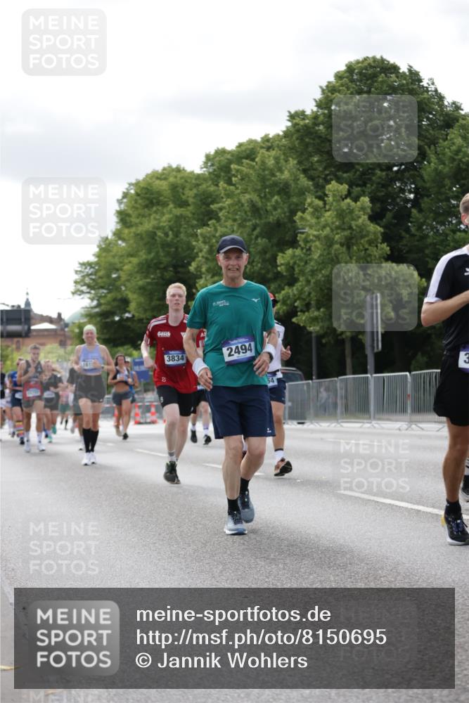 29.06.2025 - hella hamburg halbmarathon Jannik Wohlers http://msf.ph/oto/8150695 29.06.2025 10:14:08 Lombardsbrücke 1406, 1728, 2494, 2990, 3020, 3154, 3756, 3834, 5191, 5670, 6028, 6083, 6366, 7209, 7802, 7840, 8147, 9663, 10224, 10610, 12467, 12901, 13237, 13673, 14488, 15048, 16036, 16126, 16167, 16287, 16288, 16776, 17975 meine-sportfotos.de