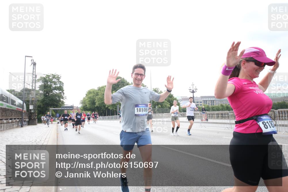 29.06.2025 - hella hamburg halbmarathon Jannik Wohlers http://msf.ph/oto/8150697 29.06.2025 10:23:53 Lombardsbrücke 1005, 1009, 1064, 1389, 2132, 2477, 3185, 3285, 3579, 3786, 4162, 4464, 4684, 4719, 4993, 6478, 6524, 6526, 7528, 7920, 7975, 8167, 8187, 8297, 9063, 11306, 12210, 13380, 13573, 13711, 14143, 14433, 14439, 14824, 15352, 15456, 16345, 16861, 17147, 17262, 17414, 17559, 17560, 18077, 18109, 18132, 18210 meine-sportfotos.de