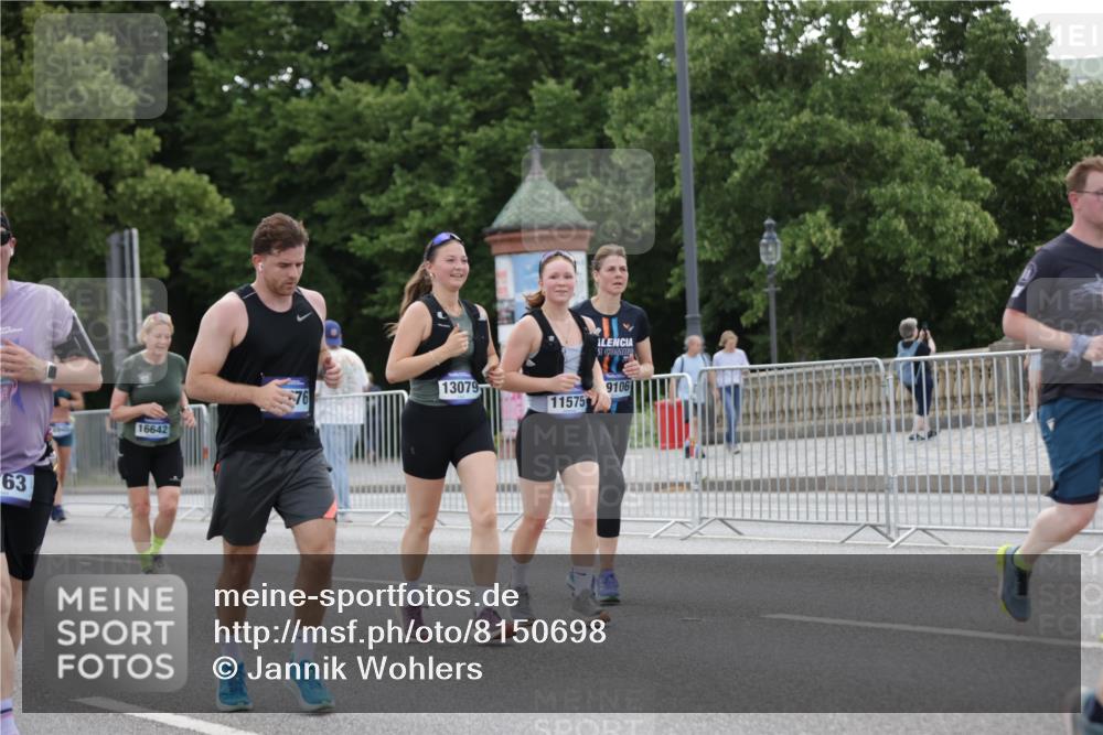 29.06.2025 - hella hamburg halbmarathon Jannik Wohlers http://msf.ph/oto/8150698 29.06.2025 10:51:01 Lombardsbrücke 1617, 1997, 2202, 2308, 2380, 2484, 2485, 2736, 2778, 4652, 4748, 4808, 4878, 5357, 5394, 6091, 6945, 6954, 6961, 7769, 7841, 7871, 7992, 8040, 8125, 8672, 9166, 9582, 9583, 9763, 10496, 11034, 11268, 11575, 11608, 11609, 11913, 13079, 13598, 13710, 13769, 15092, 15776, 16258, 16633, 16642, 16678, 16807, 16928, 19106 meine-sportfotos.de