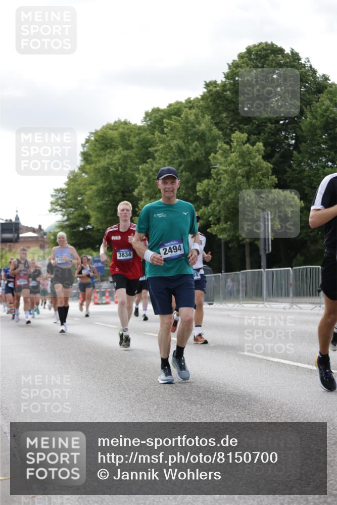29.06.2025 - hella hamburg halbmarathon Jannik Wohlers http://msf.ph/oto/8150700 29.06.2025 10:14:08 Lombardsbrücke 1406, 1728, 2494, 2990, 3020, 3154, 3756, 3834, 5191, 5670, 6028, 6083, 6366, 7209, 7802, 7840, 8147, 9663, 10224, 10610, 12467, 12901, 13237, 13673, 14488, 15048, 16036, 16126, 16167, 16287, 16288, 16776, 17975 meine-sportfotos.de