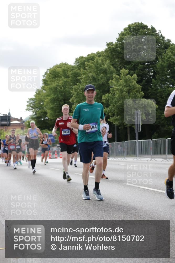29.06.2025 - hella hamburg halbmarathon Jannik Wohlers http://msf.ph/oto/8150702 29.06.2025 10:14:08 Lombardsbrücke 1406, 1728, 2494, 2990, 3020, 3154, 3756, 3834, 5191, 5670, 6028, 6083, 6366, 7209, 7802, 7840, 8147, 9663, 10224, 10610, 12467, 12901, 13237, 13673, 14488, 15048, 16036, 16126, 16167, 16287, 16288, 16776, 17975 meine-sportfotos.de