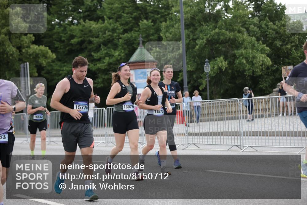 29.06.2025 - hella hamburg halbmarathon Jannik Wohlers http://msf.ph/oto/8150712 29.06.2025 10:51:01 Lombardsbrücke 1617, 1997, 2202, 2308, 2380, 2484, 2485, 2736, 2778, 4652, 4748, 4808, 4878, 5357, 5394, 6091, 6945, 6954, 6961, 7769, 7841, 7871, 7992, 8040, 8125, 8672, 9166, 9582, 9583, 9763, 10496, 11034, 11268, 11575, 11608, 11609, 11913, 13079, 13598, 13710, 13769, 15092, 15776, 16258, 16633, 16642, 16678, 16807, 16928, 19106 meine-sportfotos.de