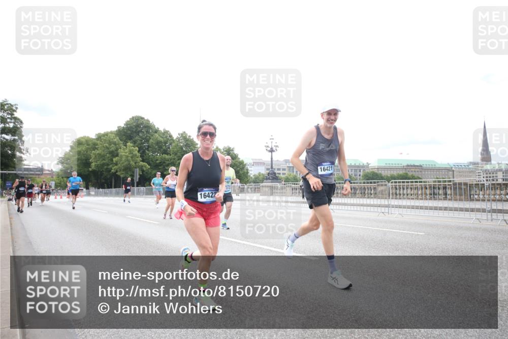 29.06.2025 - hella hamburg halbmarathon Jannik Wohlers http://msf.ph/oto/8150720 29.06.2025 10:24:58 Lombardsbrücke 1627, 2278, 3961, 3963, 5564, 5814, 6869, 8962, 9927, 10845, 10846, 11157, 11662, 13510, 13842, 14086, 15016, 15119, 16421, 16422 meine-sportfotos.de