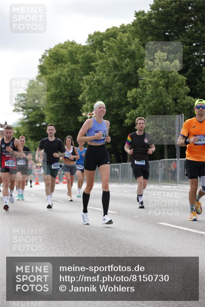 29.06.2025 - hella hamburg halbmarathon Jannik Wohlers http://msf.ph/oto/8150730 29.06.2025 10:14:11 Lombardsbrücke 1406, 1728, 2494, 2990, 3020, 3154, 3756, 3834, 5191, 5670, 5981, 6028, 6083, 6366, 7802, 8147, 8755, 9556, 9663, 9709, 10224, 10610, 12467, 12901, 13237, 13366, 13386, 13673, 13674, 15048, 16036, 16126, 16167, 16287, 16288, 16776, 17296, 17453, 17975 meine-sportfotos.de