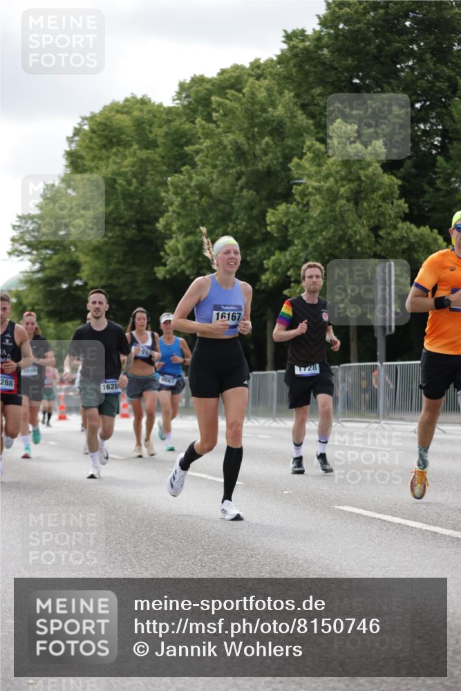 29.06.2025 - hella hamburg halbmarathon Jannik Wohlers http://msf.ph/oto/8150746 29.06.2025 10:14:11 Lombardsbrücke 1406, 1728, 2494, 2990, 3020, 3154, 3756, 3834, 5191, 5670, 5981, 6028, 6083, 6366, 7802, 8147, 8755, 9556, 9663, 9709, 10224, 10610, 12467, 12901, 13237, 13366, 13386, 13673, 13674, 15048, 16036, 16126, 16167, 16287, 16288, 16776, 17296, 17453, 17975 meine-sportfotos.de