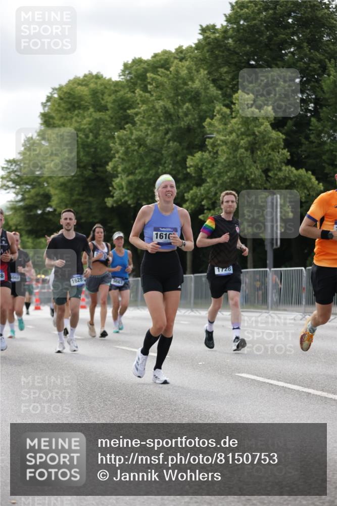 29.06.2025 - hella hamburg halbmarathon Jannik Wohlers http://msf.ph/oto/8150753 29.06.2025 10:14:11 Lombardsbrücke 1406, 1728, 2494, 2990, 3020, 3154, 3756, 3834, 5191, 5670, 5981, 6028, 6083, 6366, 7802, 8147, 8755, 9556, 9663, 9709, 10224, 10610, 12467, 12901, 13237, 13366, 13386, 13673, 13674, 15048, 16036, 16126, 16167, 16287, 16288, 16776, 17296, 17453, 17975 meine-sportfotos.de