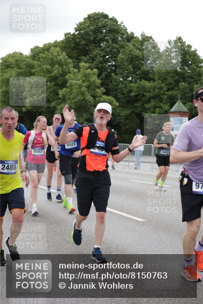 29.06.2025 - hella hamburg halbmarathon Jannik Wohlers http://msf.ph/oto/8150763 29.06.2025 10:51:03 Lombardsbrücke 1617, 1997, 2202, 2308, 2380, 2484, 2485, 2736, 2778, 4652, 4748, 4808, 4878, 5291, 5357, 5394, 5716, 5717, 6091, 6885, 6945, 6954, 6961, 7769, 7841, 7871, 7992, 8040, 8125, 8672, 9340, 9582, 9583, 9763, 10496, 11034, 11268, 11575, 11608, 11609, 11913, 12766, 13079, 13598, 13710, 13769, 15092, 15776, 16258, 16595, 16633, 16642, 16678, 16807, 19106 meine-sportfotos.de